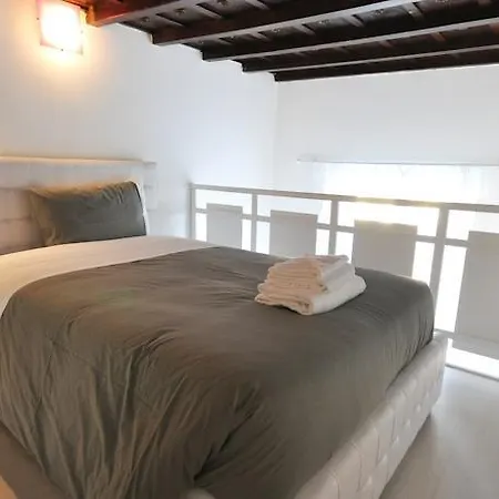 Holiday - City Center Apartment *