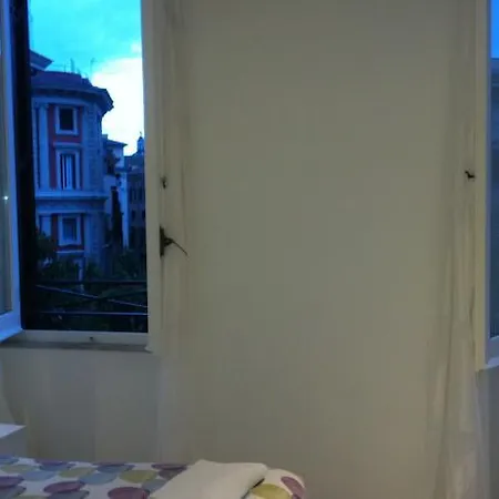 Holiday - City Center Apartment