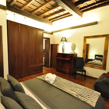 Holiday - City Center Apartment *