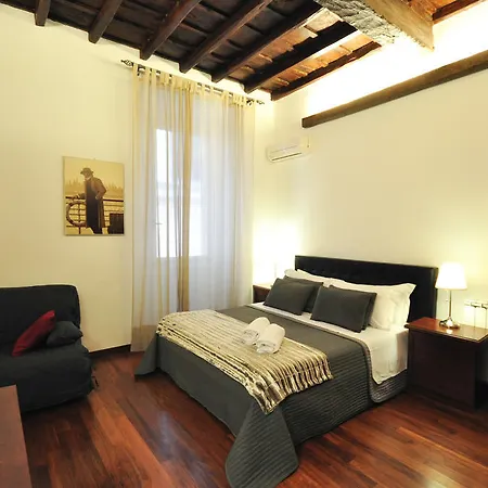 Holiday - City Center Apartment