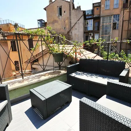 Holiday - City Center Apartman Róma